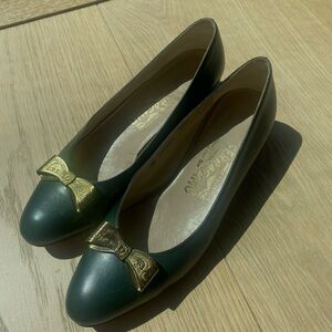 Vintage Salvatore Ferragamo Lolita Navy Pump Heel Shoes